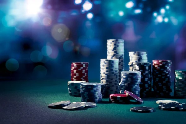 auto bola Colok Naga displayed on mobile phone with live dealer feed and betting interface